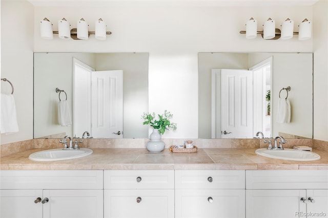 1272 S Milwaukee St, Denver, CO 80210 - full bath featuring double vanity