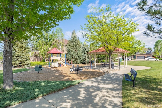 1513 Cannon Mountain Dr, Longmont, CO 80503 - view of property's community with a gazebo and a yard