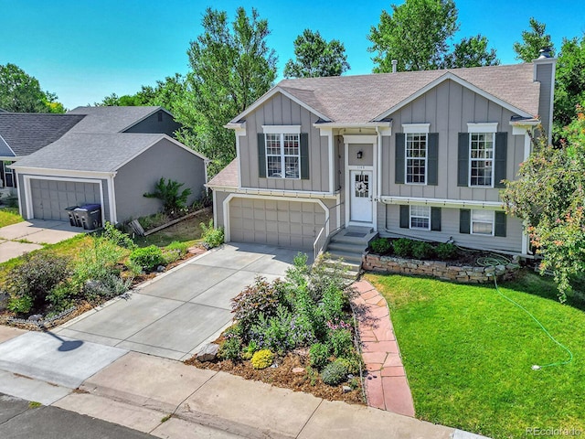 view of front of property with a front yard