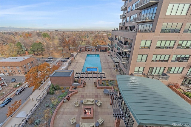 view of swimming pool