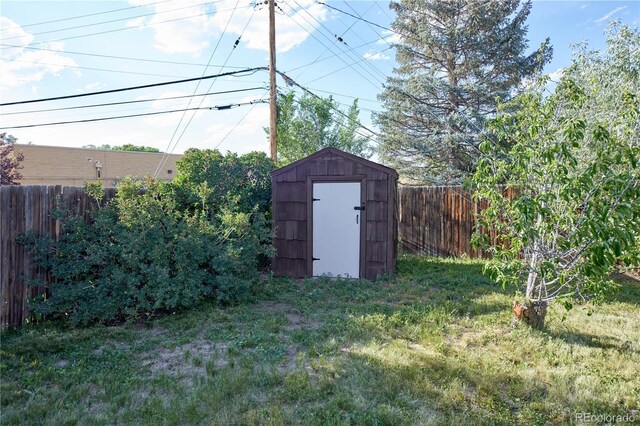 6579 S Lincoln St, Centennial, CO 80121 - fenced backyard featuring a storage unit