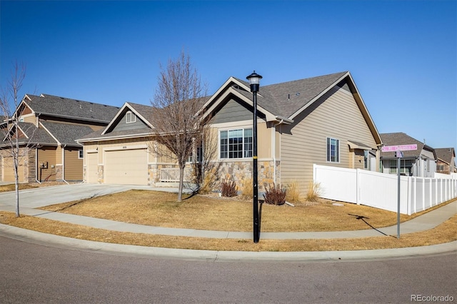 craftsman house featuring a garage