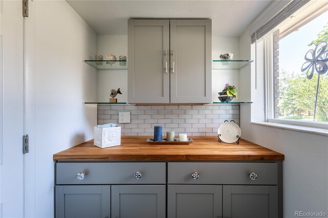 5983 W Indore Pl, Littleton, CO 80128 - detailed view of decorative backsplash