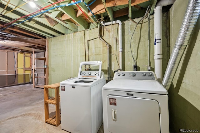 4560 S Fox St, Englewood, CO 80110 - laundry area with independent washer and dryer