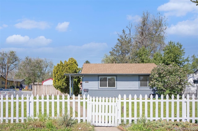 view of front of house featuring a shingled roof