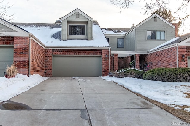 view of front facade featuring a garage