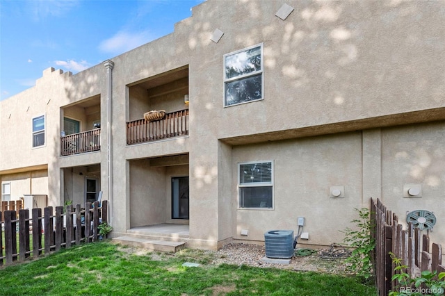 4109 Sunny Vista Hts, Colorado Springs, CO 80918 - back of house featuring stucco siding