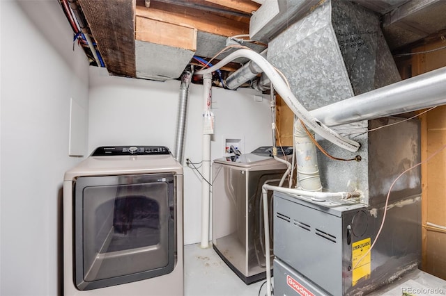 3249 W Alaska Pl, Denver, CO 80219 - washroom featuring laundry area and washing machine and dryer