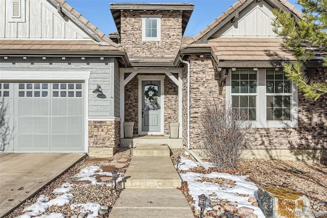 view of front of house featuring a garage