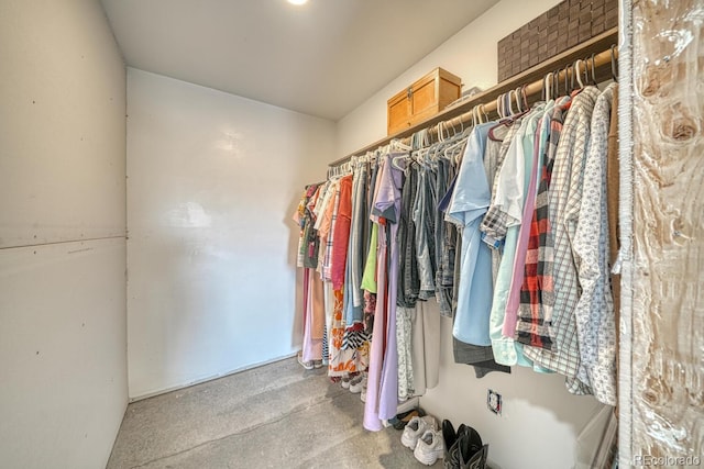 view of spacious closet