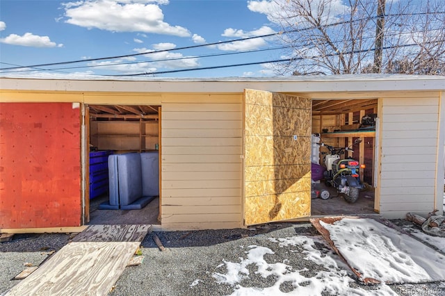 view of outbuilding