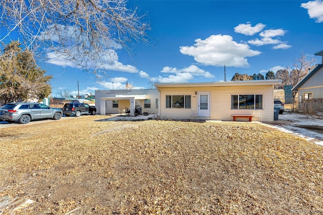 view of front of property