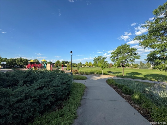 14620 Prairie Sky Ln, Broomfield, CO 80023 - view of home's community featuring a lawn