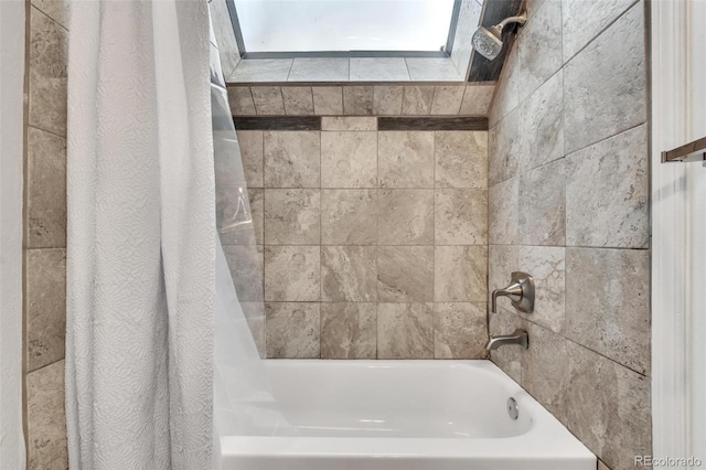 bathroom featuring shower / bath combo