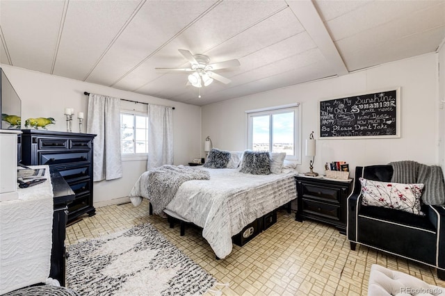 bedroom with ceiling fan