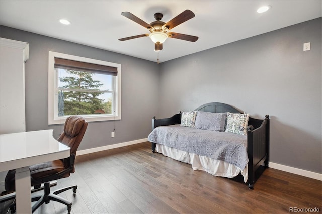 bedroom with baseboards, wood finished floors, recessed lighting, and ceiling fan
