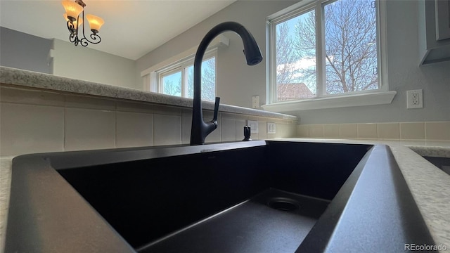 room details featuring a sink