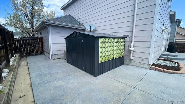 exterior space featuring fence