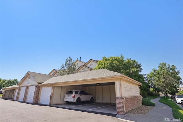 5726 N Genoa Way Unit 301, Aurora, CO 80019 - view of garage