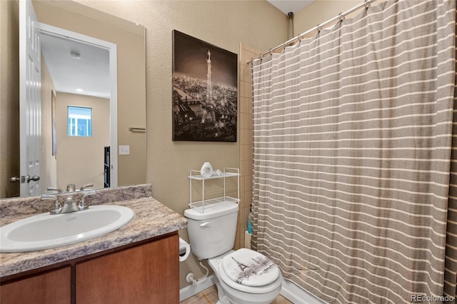 23584 E 5th Pl, Aurora, CO 80018 - full bath featuring curtained shower, vanity, and toilet