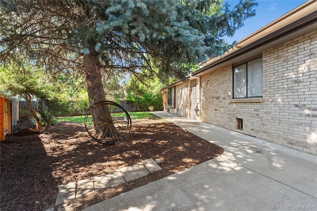 view of yard featuring a patio