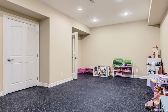 rec room with visible vents, baseboards, and recessed lighting