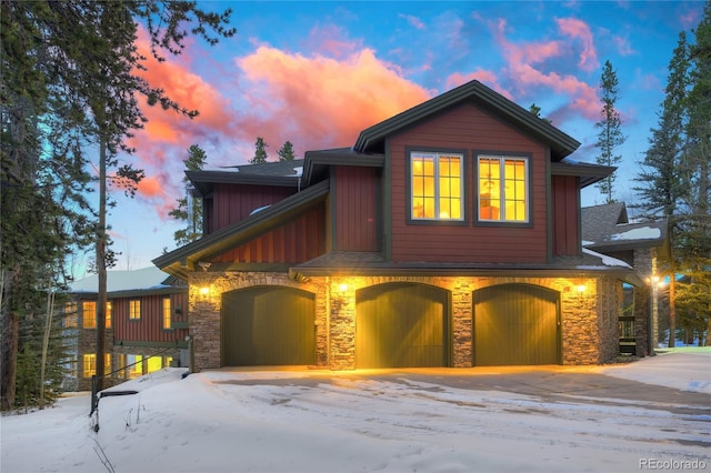 view of front facade with a garage