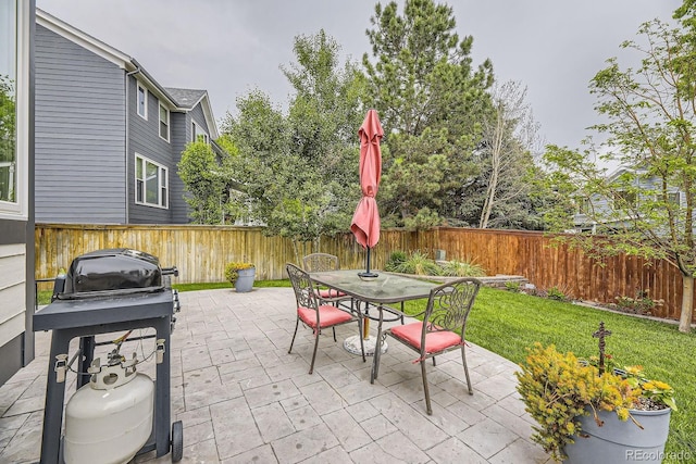 8657 Aberdeen Cir, Highlands Ranch, CO 80130 - view of patio / terrace featuring outdoor dining space
