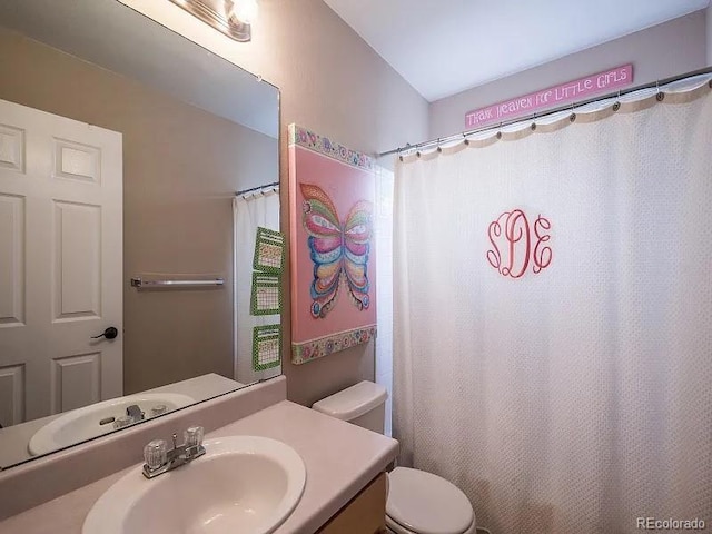 7053 Leopard Dr, Littleton, CO 80124 - bathroom with vanity and curtained shower