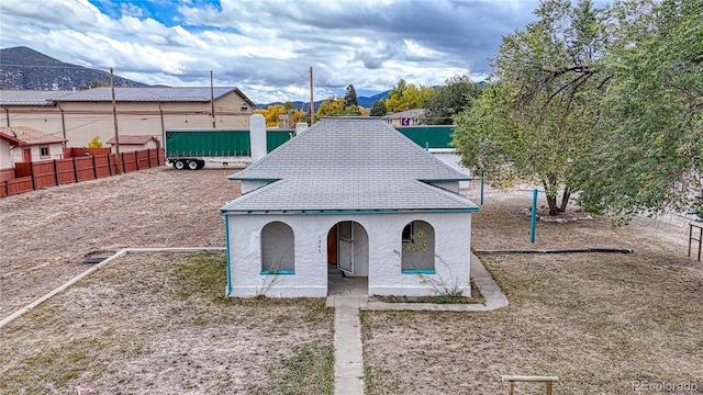 view of property's community featuring a mountain view