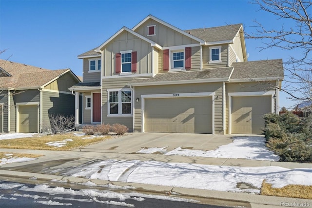 view of front facade featuring a garage