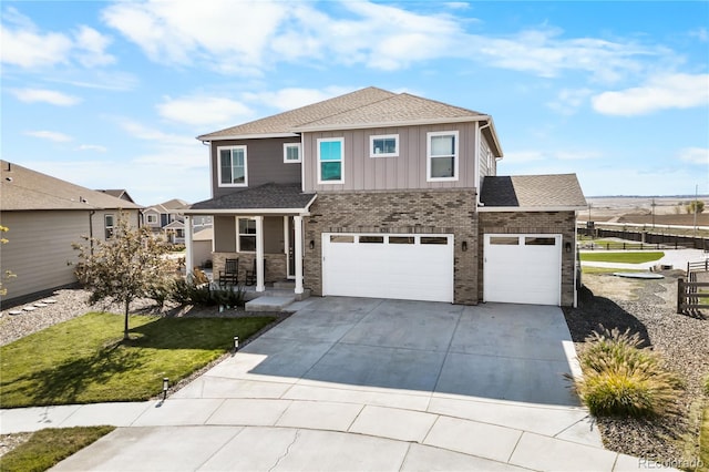 view of front property featuring a garage