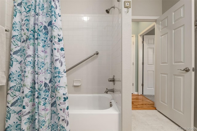 full bath with shower / tub combo