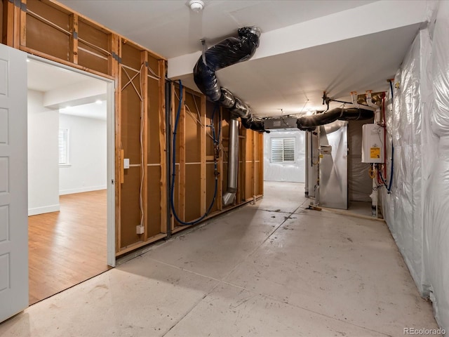 10235 E 59th Ave, Denver, CO 80238 - basement featuring water heater