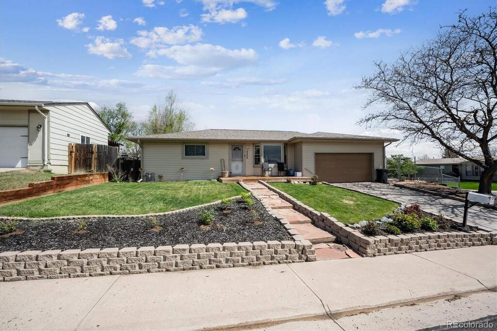 9508 Lou Dr, Northglenn, CO 80260 - photo 1
