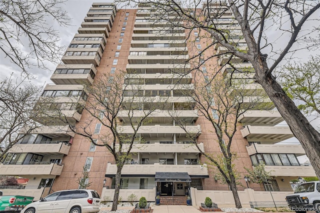 130 N Pearl St Unit 1001, Denver, CO 80203 - view of building exterior featuring fence