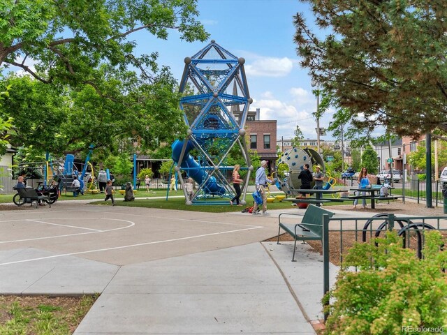 2524 Champa St Unit 1, Denver, CO 80205 - view of community