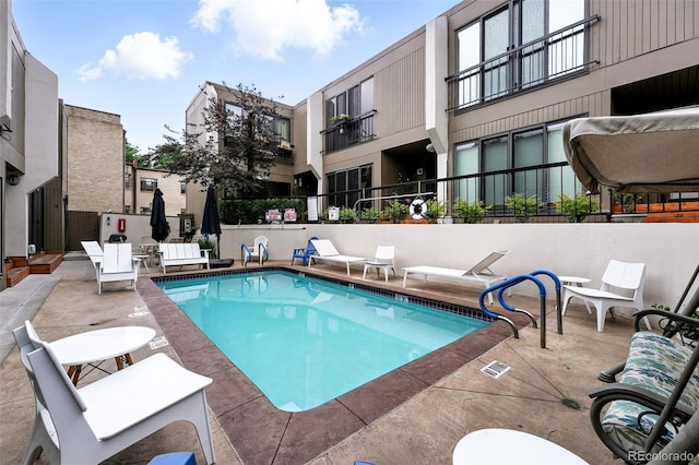 960 N Pennsylvania St Unit 6, Denver, CO 80203 - community pool featuring a patio area