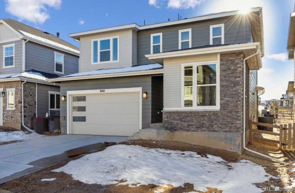 view of front facade featuring a garage