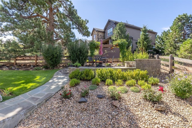 6728 S Catawba Way, Aurora, CO 80016 - view of yard with outdoor dining space