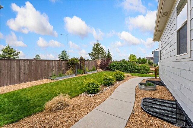 15525 Quince Cir, Thornton, CO 80602 - view of yard