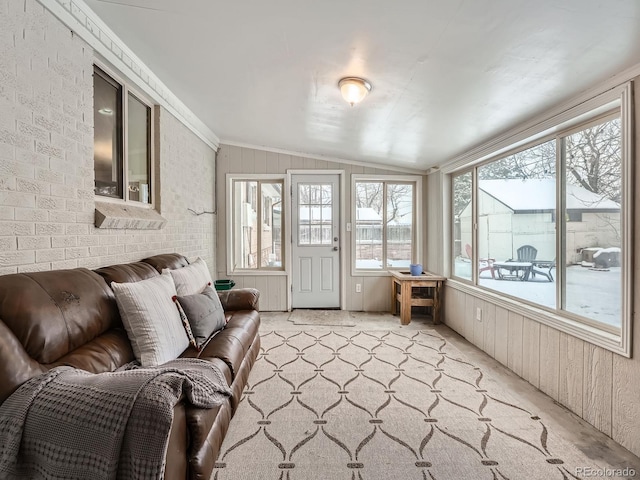 sunroom with vaulted ceiling