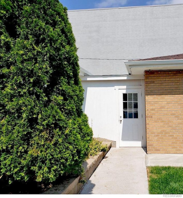 view of property entrance