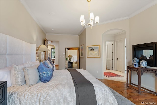 bedroom featuring wood-type flooring, arched walkways, crown molding, and a chandelier