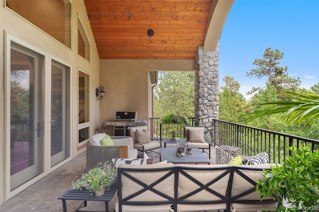 balcony featuring an outdoor hangout area