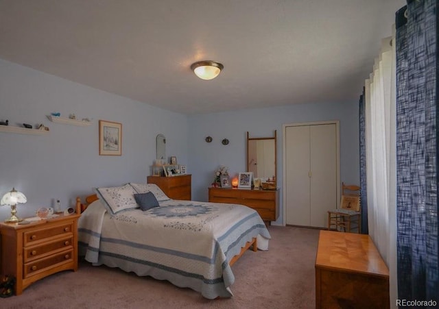 bedroom with carpet flooring