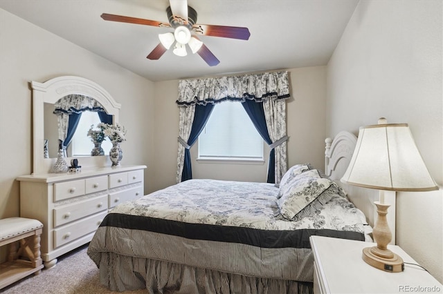 bedroom with ceiling fan