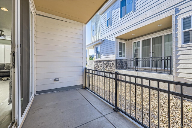 623 S Pitkin Ct, Aurora, CO 80017 - view of balcony