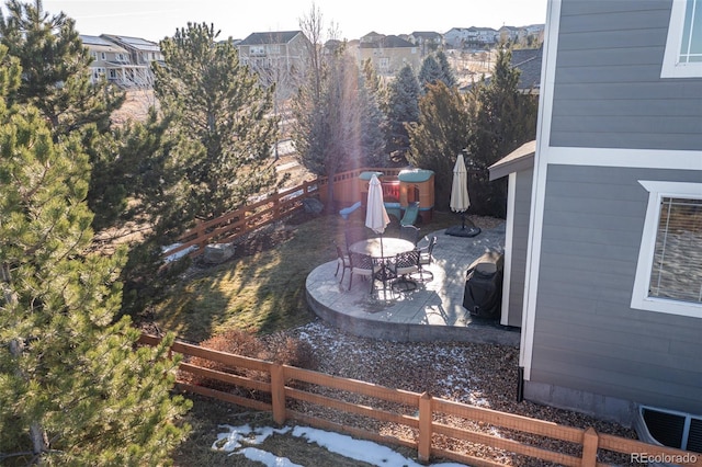 view of yard with a patio area