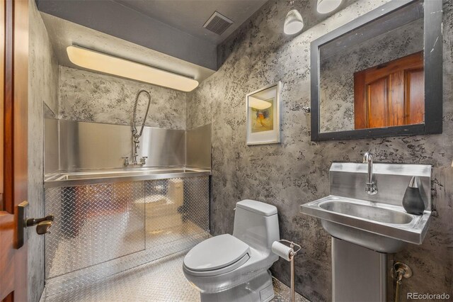 12653 Rancho Ct, Conifer, CO 80433 - bathroom featuring toilet